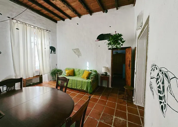 Antigua Casa Del Cura Tías